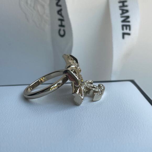 Chanel 24B Bow Ring | 24K GP Crystal CC Charm, Size 6, Hallmarked RARE Authentic - Picture 8 of 12
